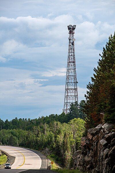 File:Olive Lake Tower.jpg