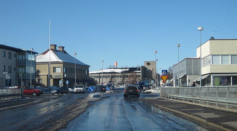 File:Oulainen 20100331.JPG