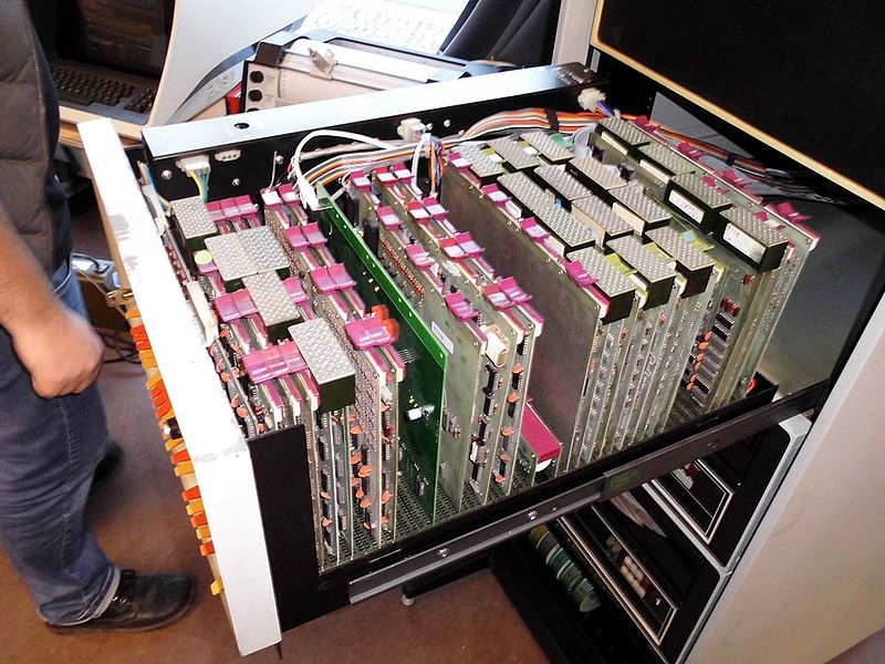 File:PDP-8e, inside.jpg