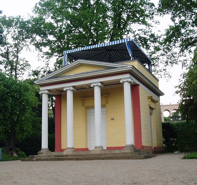 File:Pomonatempel Potsdam.jpg