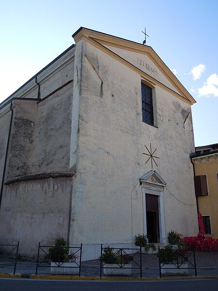 File:Puegnago-Chiesa parrocchiale.JPG