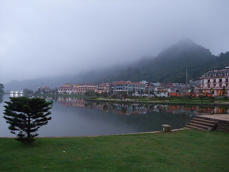 File:Sapa lake.jpg