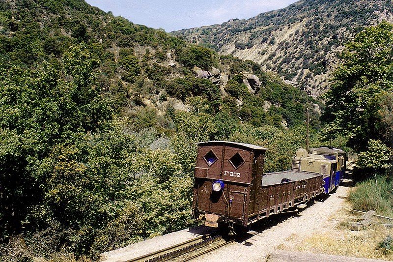 File:Vouraikos-train Peloponnese.jpg