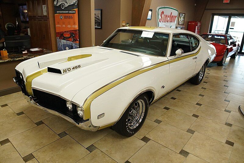 File:1969-oldsmobile-442-hurst-olds.jpg