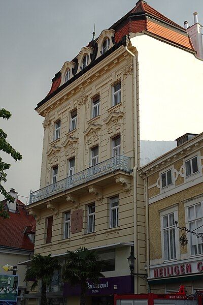 File:Baden Hauptplatz5.jpg