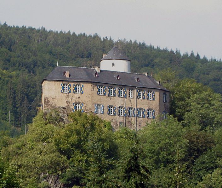 File:Burg Kreuzberg (1).jpg