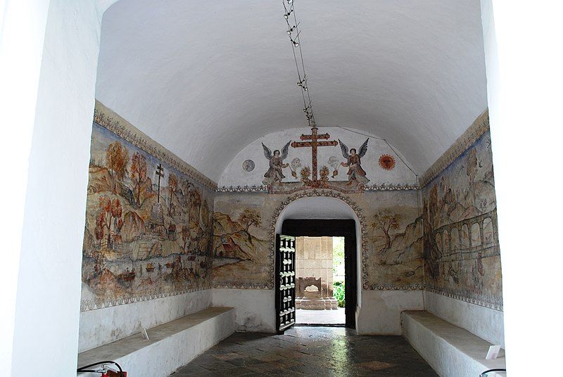 File:EntranceMuralsTep.JPG