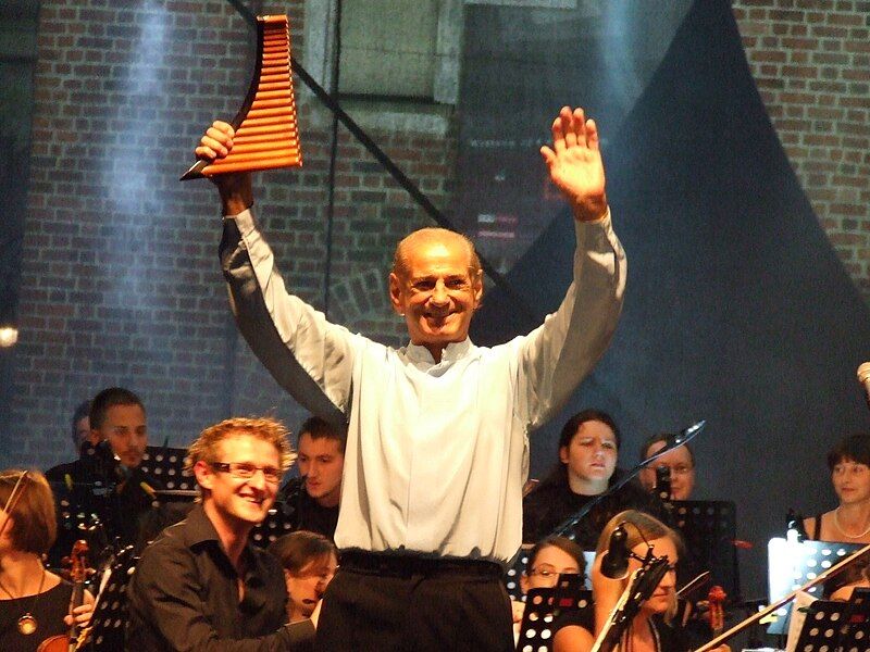 File:Gheorghe Zamfir4.JPG