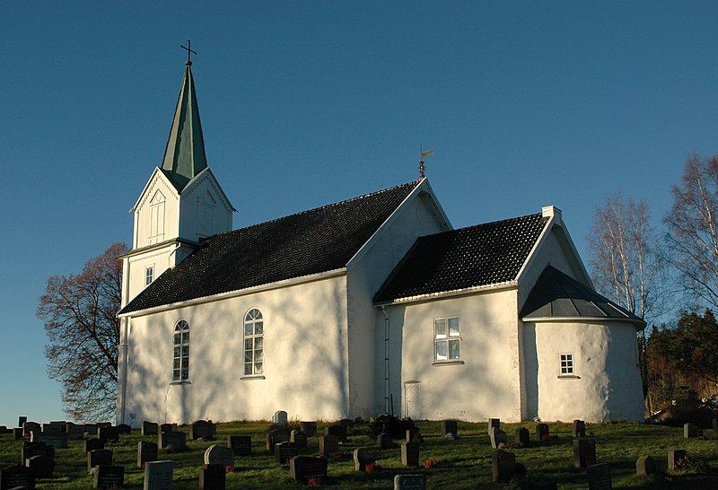 File:Hurum kirke.jpg