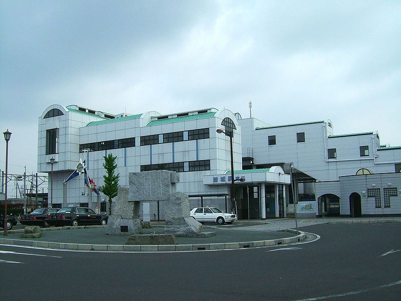 File:JREast-Mito-line-Yuki-station-building.jpg