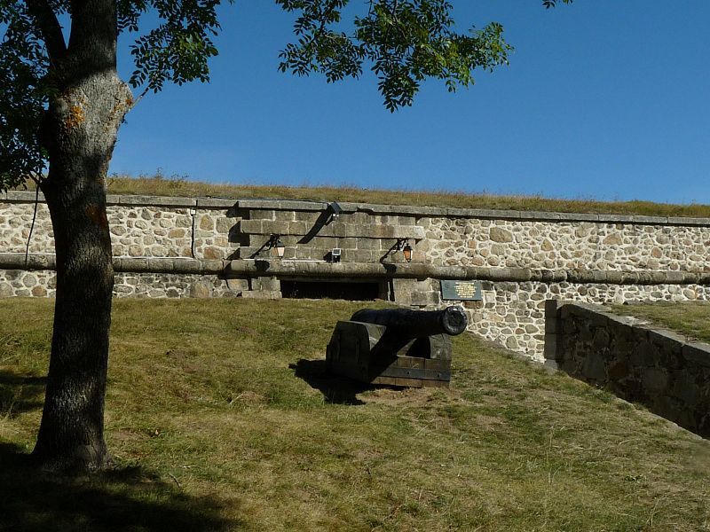 File:Montlouis fort1.JPG