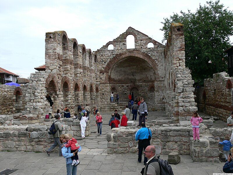 File:Nesebar-stara-mitropoliya-lazarov.JPG