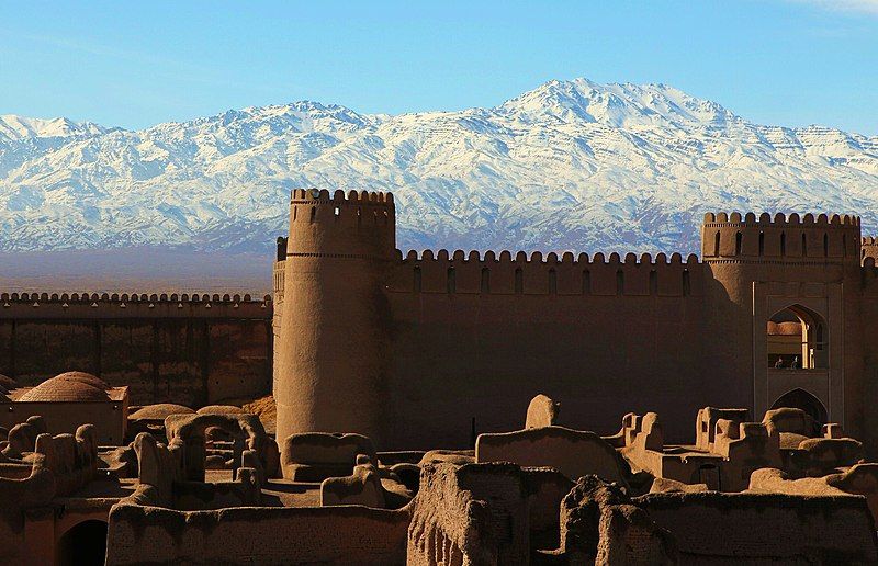 File:Rayen Castle Kerman.jpg