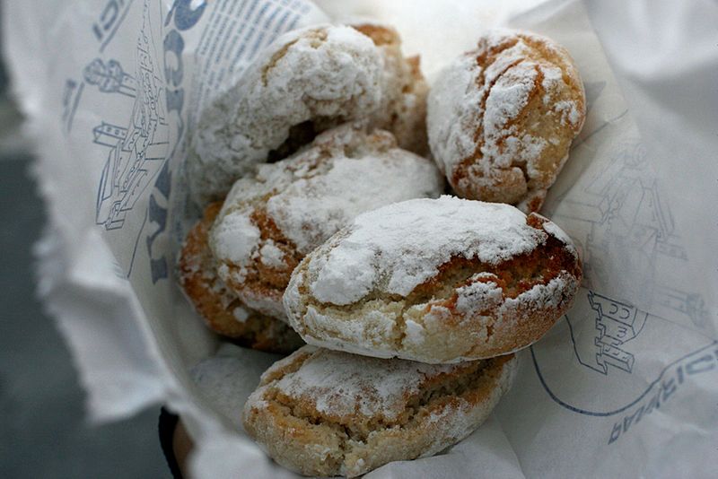 File:Ricciarelli from Siena-2.jpg