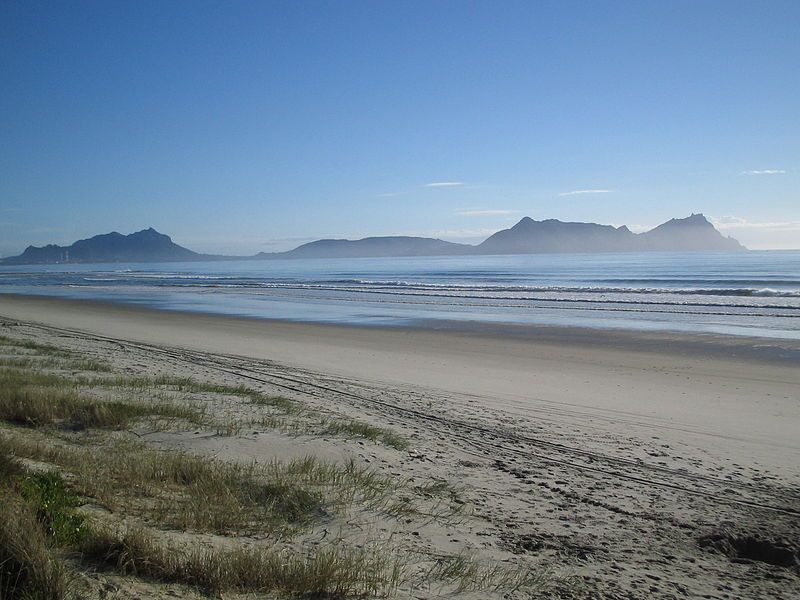 File:Ruakaka Beach 2005.JPG