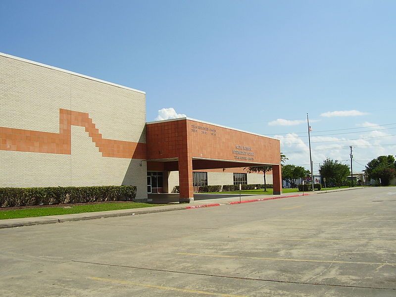 File:SouthHoustonIntermediateSchoolTexas.JPG