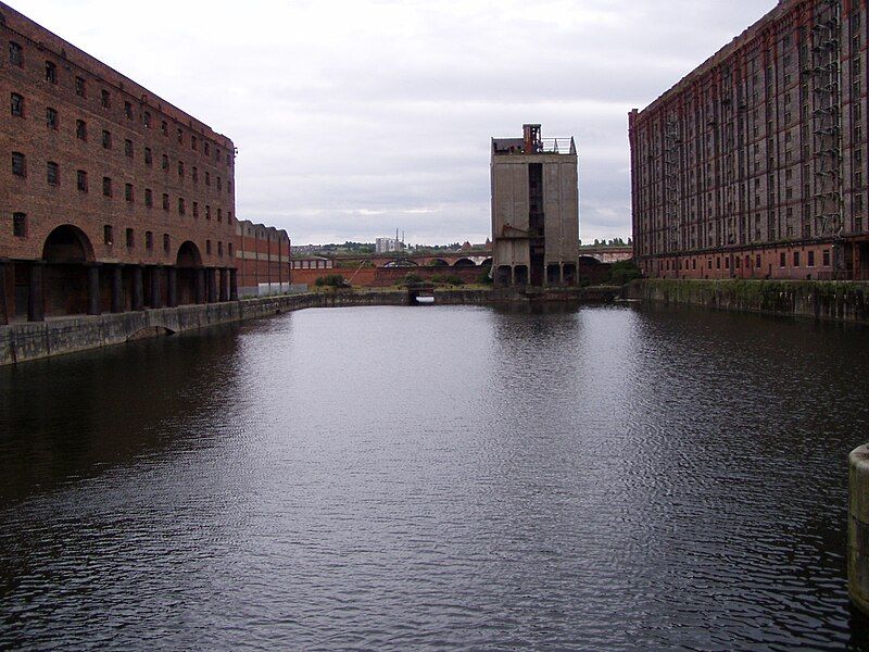 File:Stanley Dock 2.jpg