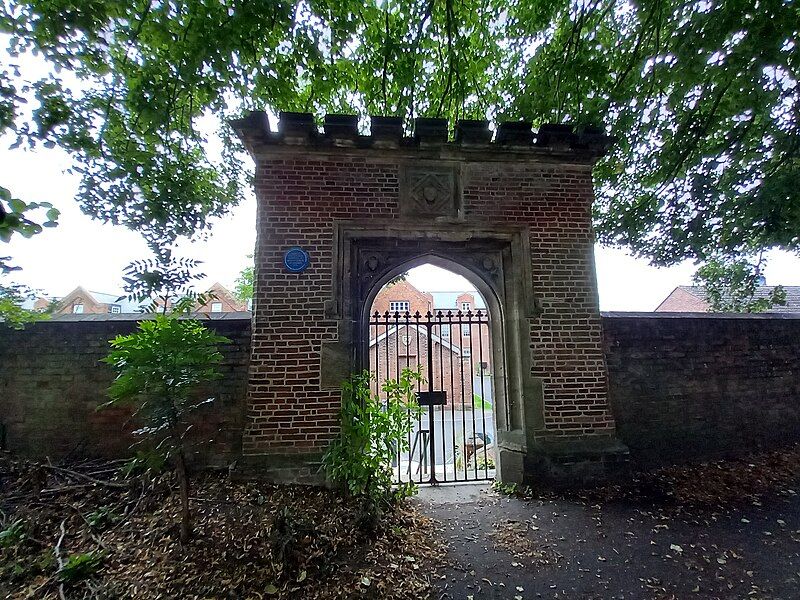 File:Sudbury College Gateway.jpg