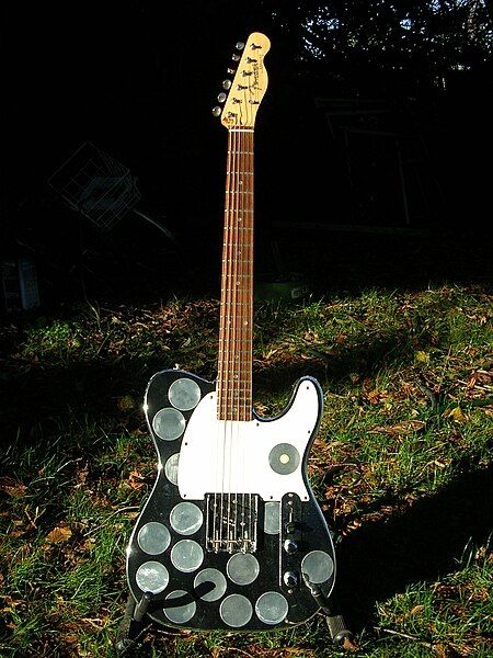 File:Syd Barrett Guitar.jpg