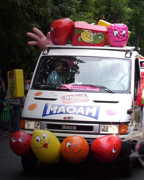 File:Voiture maoam (cropped).jpg