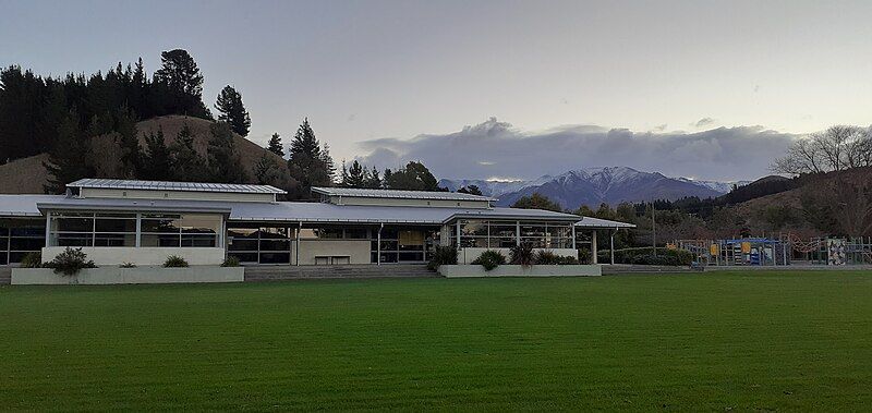 File:Waitaki Valley School.jpg