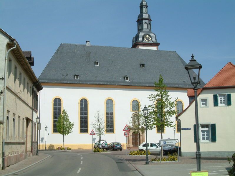 File:2006 Dirmstein-Laurentiuskirche-Süd.jpg