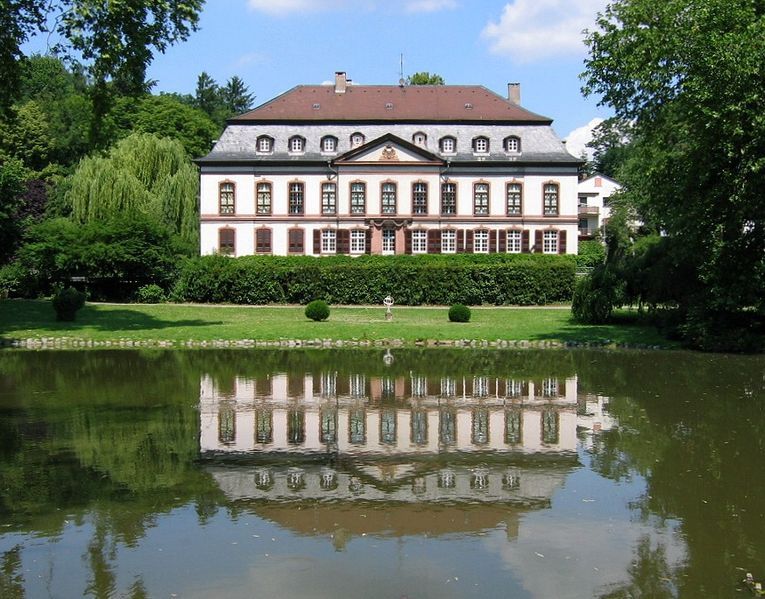 File:Birkenau schloss.JPG