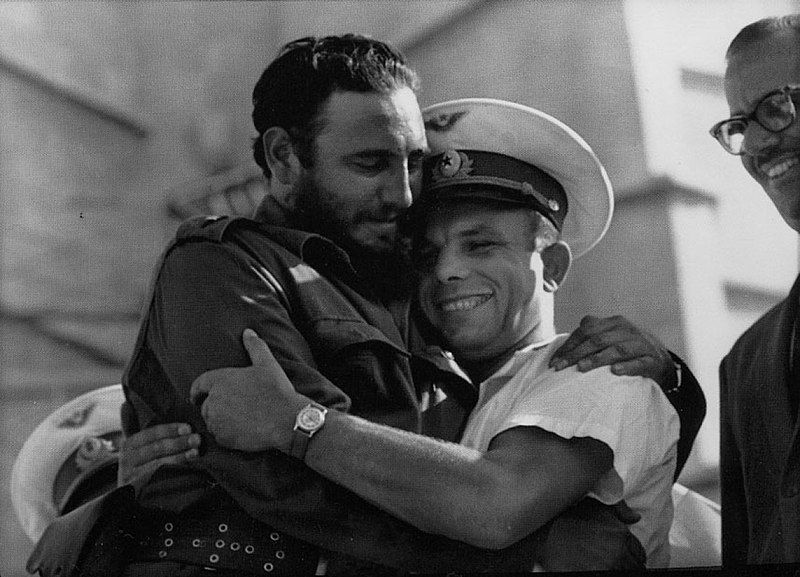 File:Fidel-Gagarin-hug.jpg