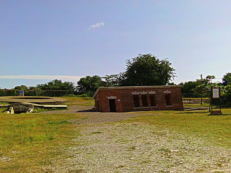 File:Giddy House.jpg