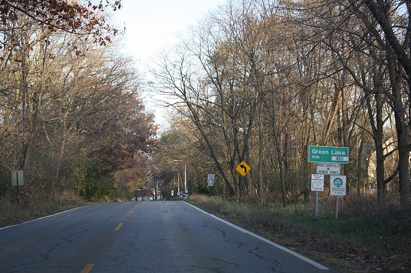 File:GreenLakeWisconsinWelcomeSign.jpg