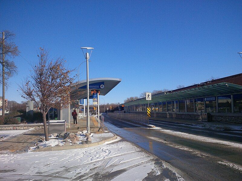 File:Harkness Station, Winnipeg.jpg