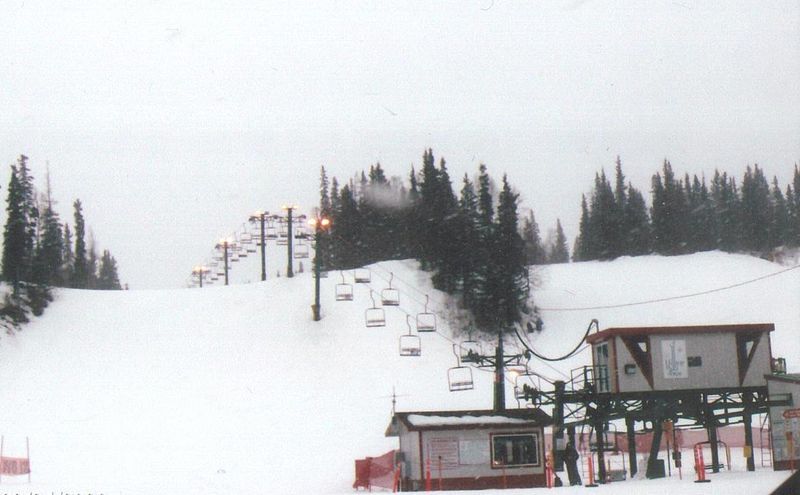 File:Hilltop Ski Area.JPG