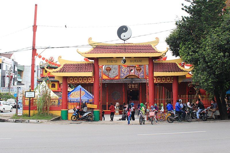 File:Klenteng Soetji Nurani.jpg