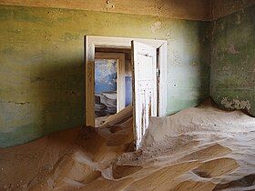 After the depopulation, sand invaded the houses