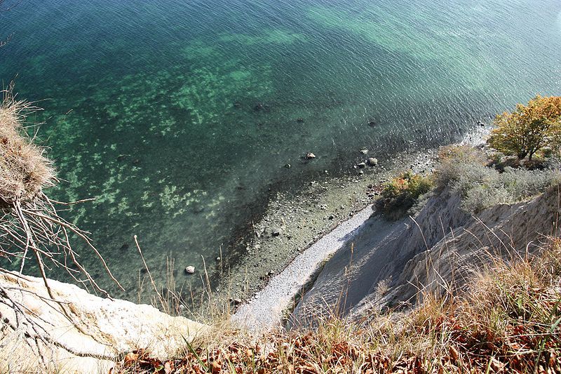 File:Kreidefelsen Rügen.jpg