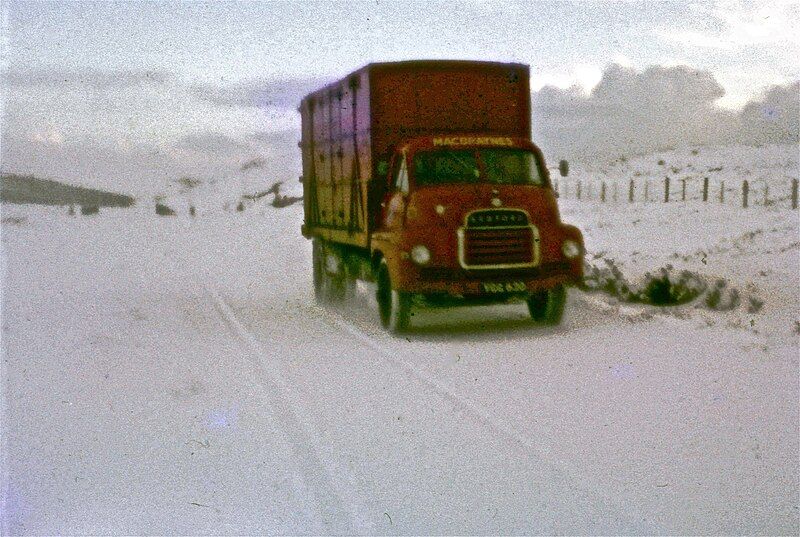 File:Macbraynes lorry.jpg