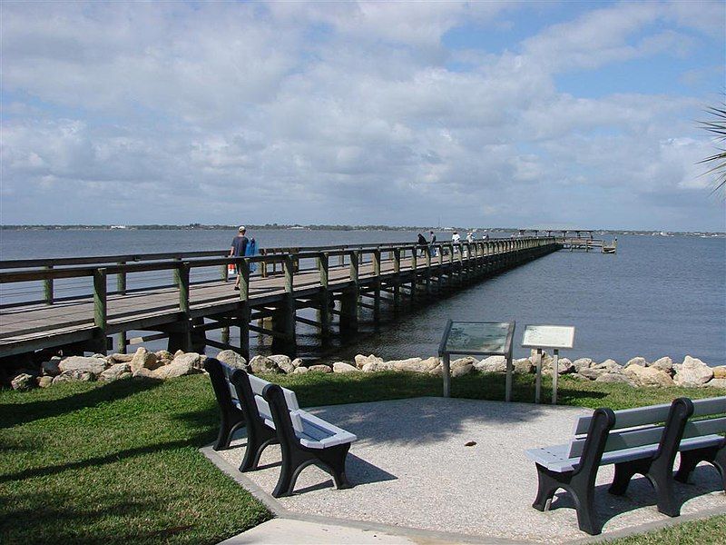 File:MelbourneBeachPier.jpg