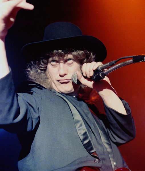 File:Noddy Holder (modified).jpg