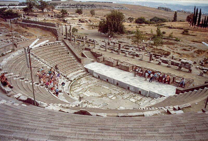 File:PergamonAsklepieionHofundTheater.jpg