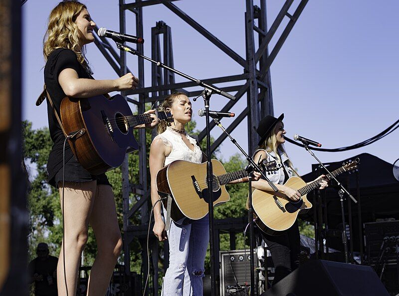 File:Runaway June.jpg