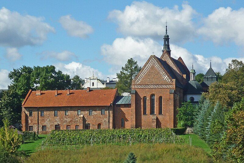 File:Sandomierz-Jakobskirche-2.jpg