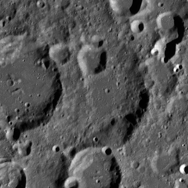 File:Schlesinger crater LROC.jpg