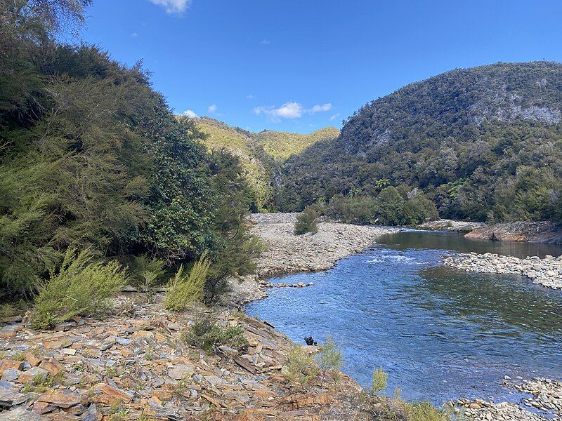 File:Slate River.jpg