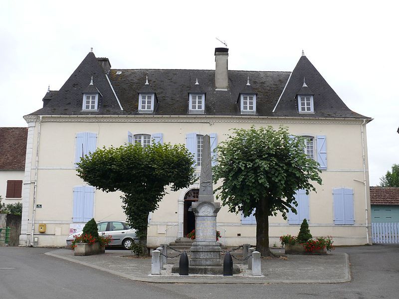 File:Sus - mairie-école.jpg