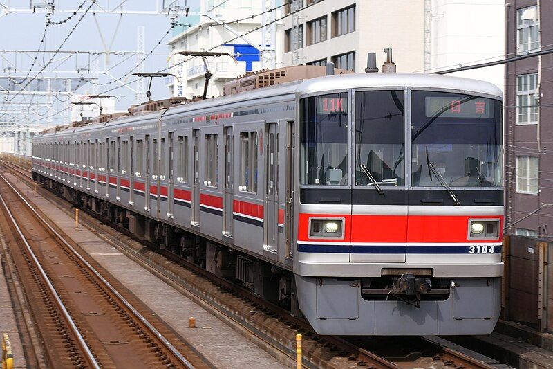 File:Tokyu-Series3000-3004.jpg