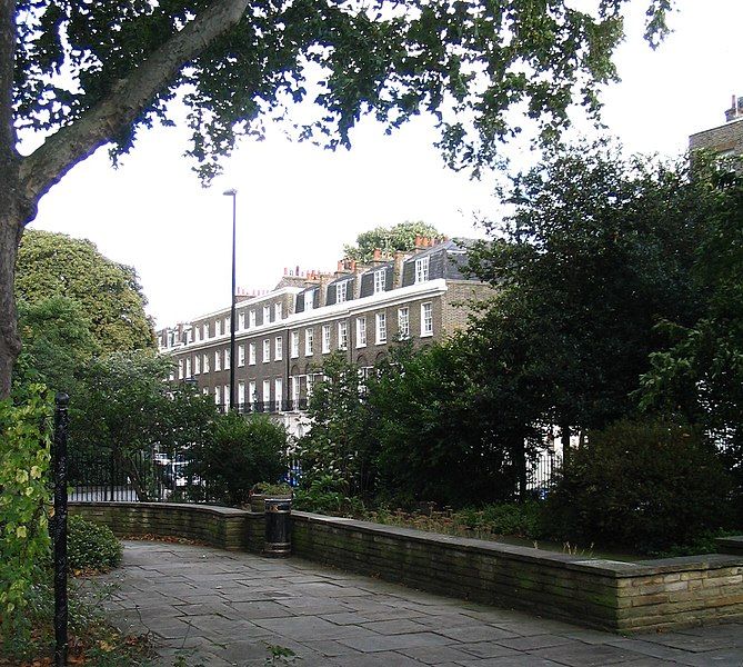 File:076 Canonbury Square.jpg