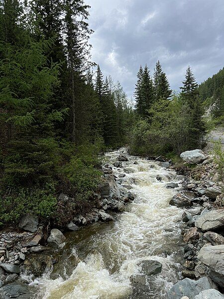 File:Chibitka River.jpg