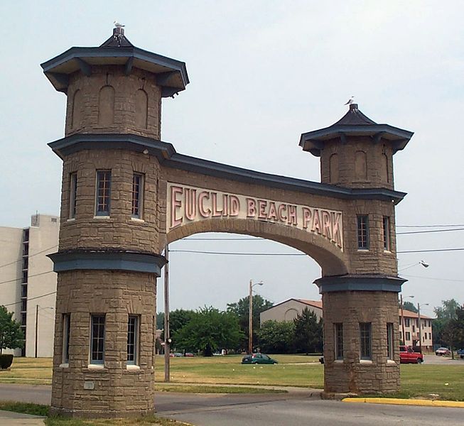 File:Euclid Beach Arch.jpg