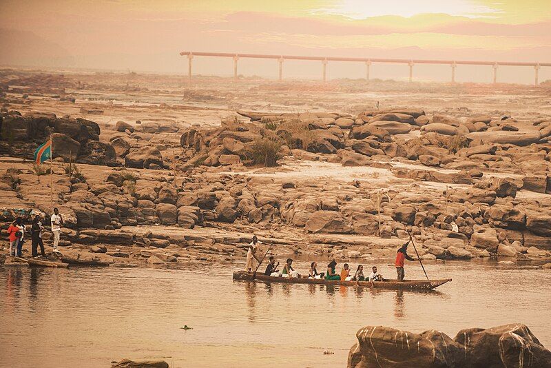 File:Fleuve-Congo-Carrière-Mbudi-Nature-2.jpg