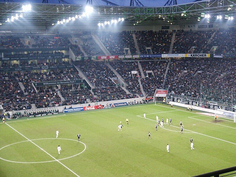 File:Floodlight.Flutlicht.jpg